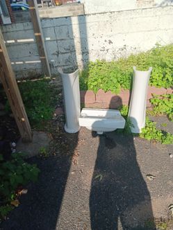 Pedestal sink