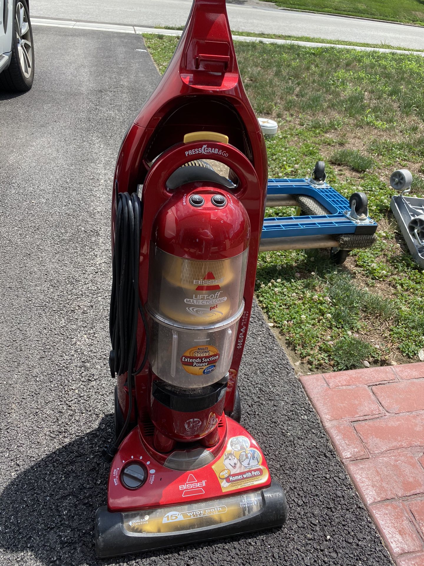 Bissell Upright vacuum cleaner in excellent condition