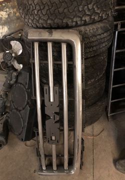 2016 GMC grill