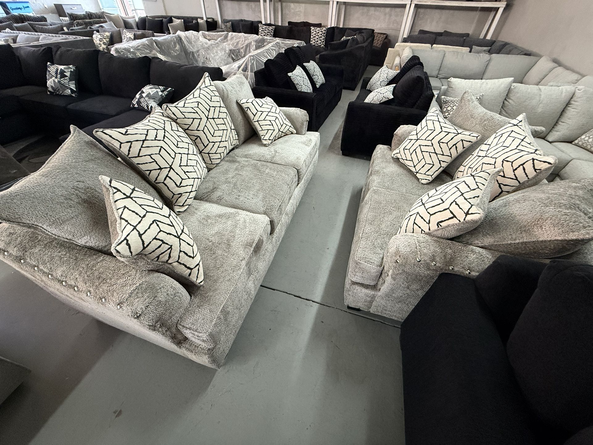 NEW TUFTED SOFA SET