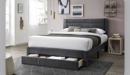 Full Size Frame And Mattress 