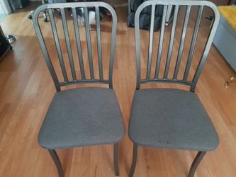 2 sillas Seminuevas