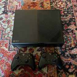 Xbox One W/ 2 Controllers