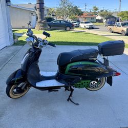 Custom 150cc Motor Scooter Moped – 2010 BMS (ZHNG) – Clean Title