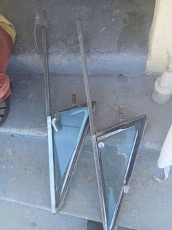 C10 triangle front vent windows