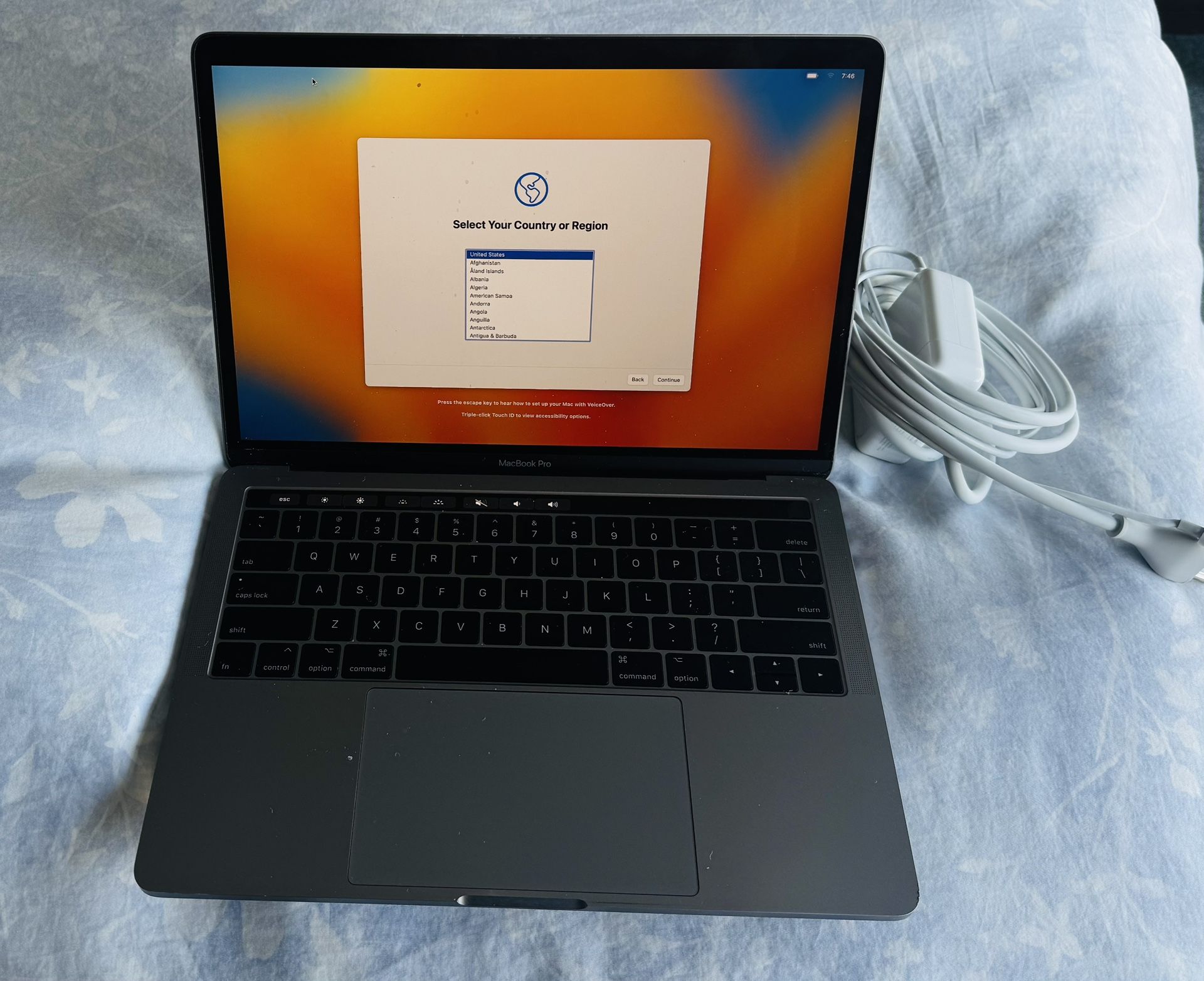 Apple Macbook pro- i5, 512 gb HD, 16 Gb RAM - low battery cycle, FREE CASE