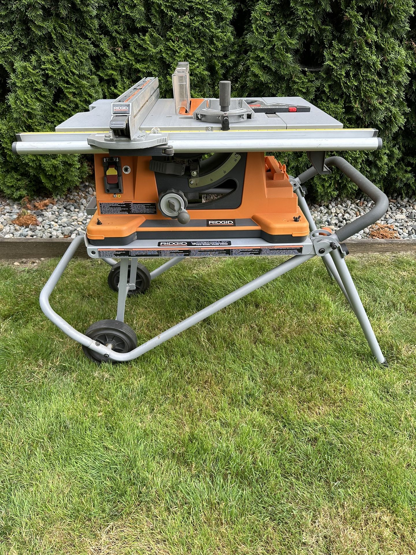 Ridgid TS 2400 Table Saw
