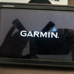 Garmin DEZL 780 LMT-S 7" Screen Truck GPS Navigator Bundle with Charger & Mount