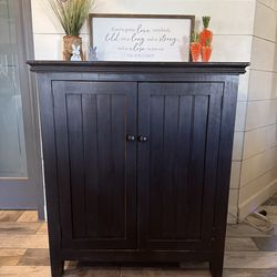Beautiful Rustic Solid Wood Linen Cabinet, Small Pantry or Bedroom Cabinet