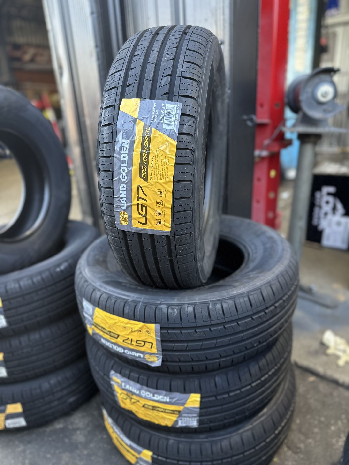 205/70/14 Landgolden Tires/ Llantas Nuevas