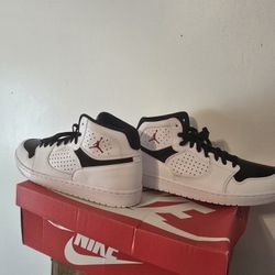 Nike Jordan Access Jumpman Mens size 12
