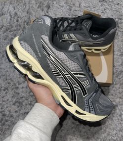ASICS Gel-Kayano 14