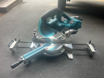 Makita 7 1/2” 18v miter saw
