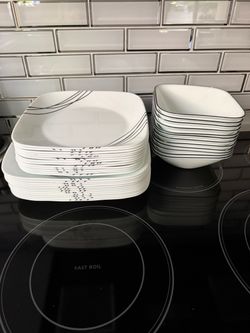 Corelle plate set