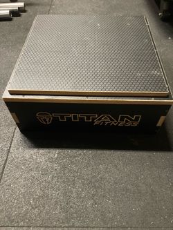 Titan Fitness Wooden Plyo Box