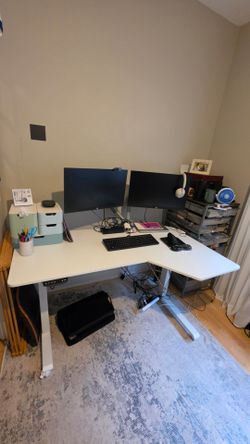 Fezibo - Adjustable height desk!