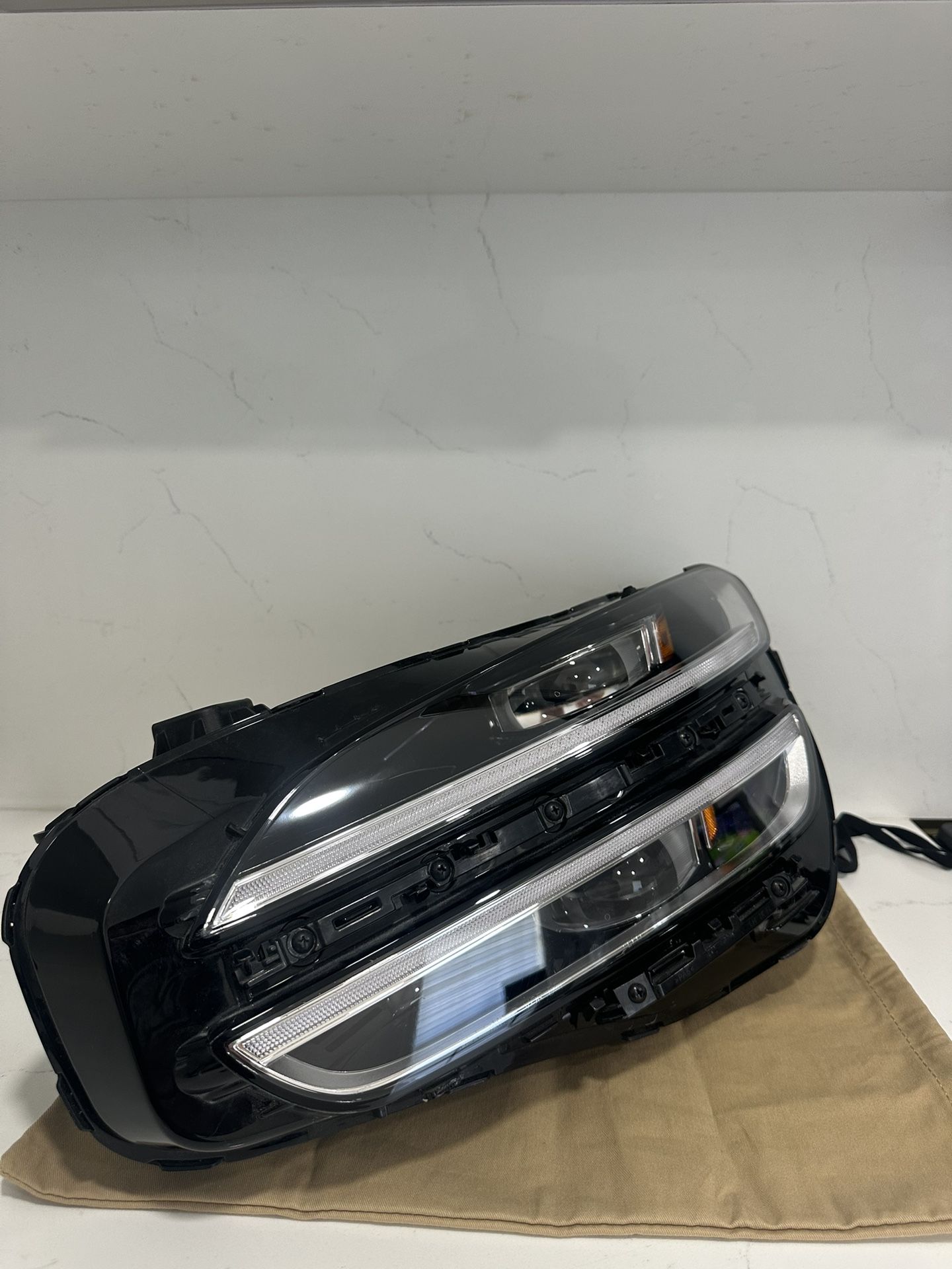 GENESIS G70 SEDAN OEM LEFT DRIVER LED HEADLIGHT WITH MODULE CLEAN NO DAMAGE 2021-2024