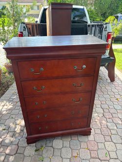 Dresser