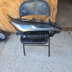 Nice! OEM 2021-2024 Toyota Venza Right Passenger Side LED Projector Headlight