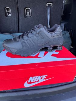Nike Shox Midnight Limited Edition - size 10.5