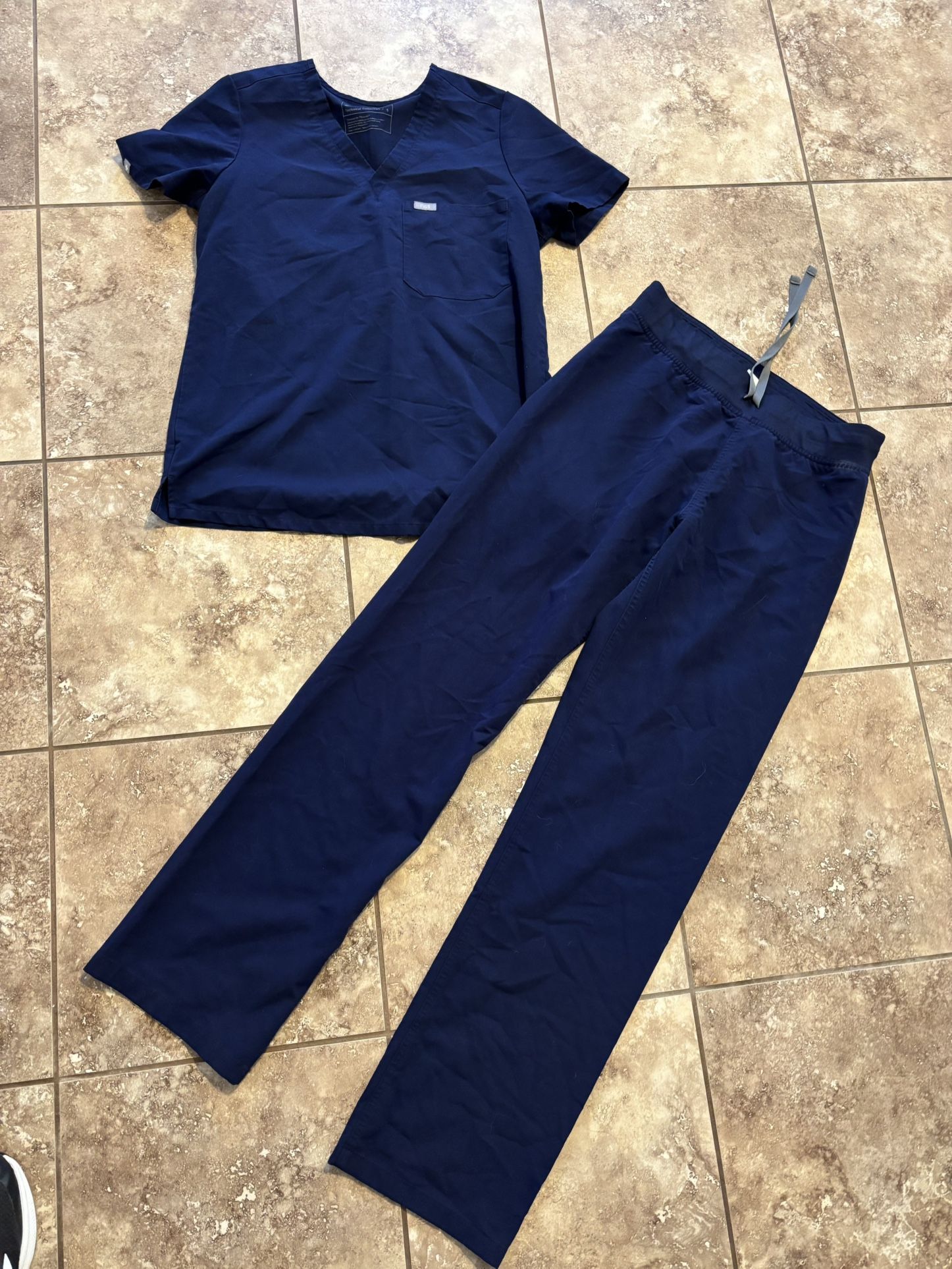 Women’s Fig Scrubs Size Small
