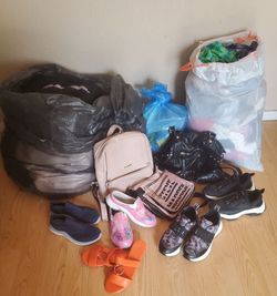 PENDING...FREE CLOTHES, SHOES, WOMENS BAGS