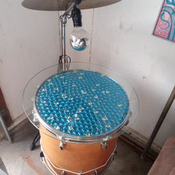 End Table Floor Tom &Floor Lamp Cymble80$....Lights Up