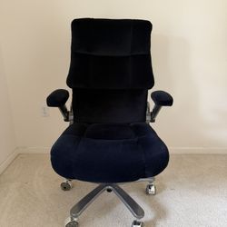 Black High-Back Office Chair - Adjustable Arms - Velvet Fabric