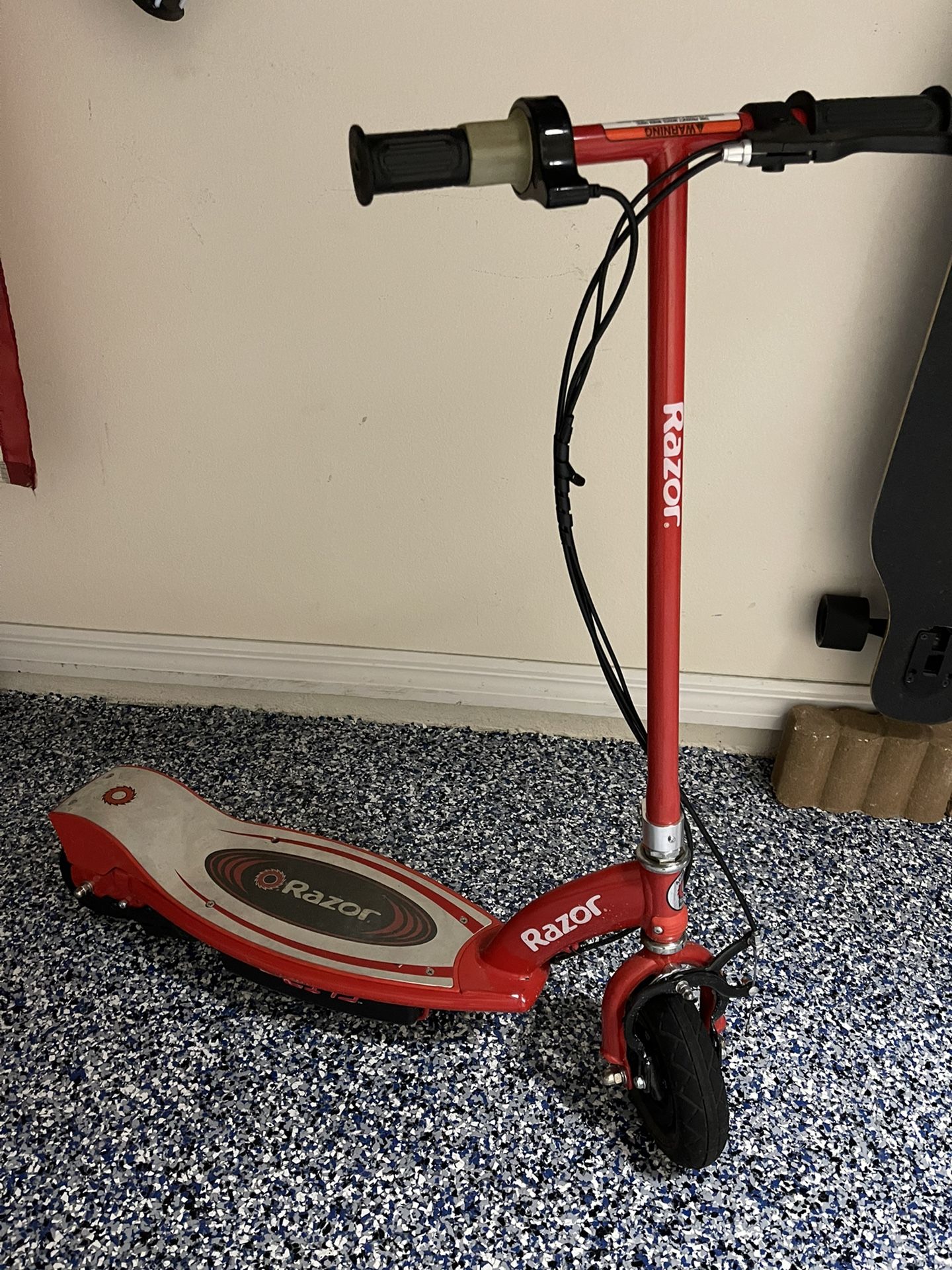 Electric Razor Scooter With Two Chargers