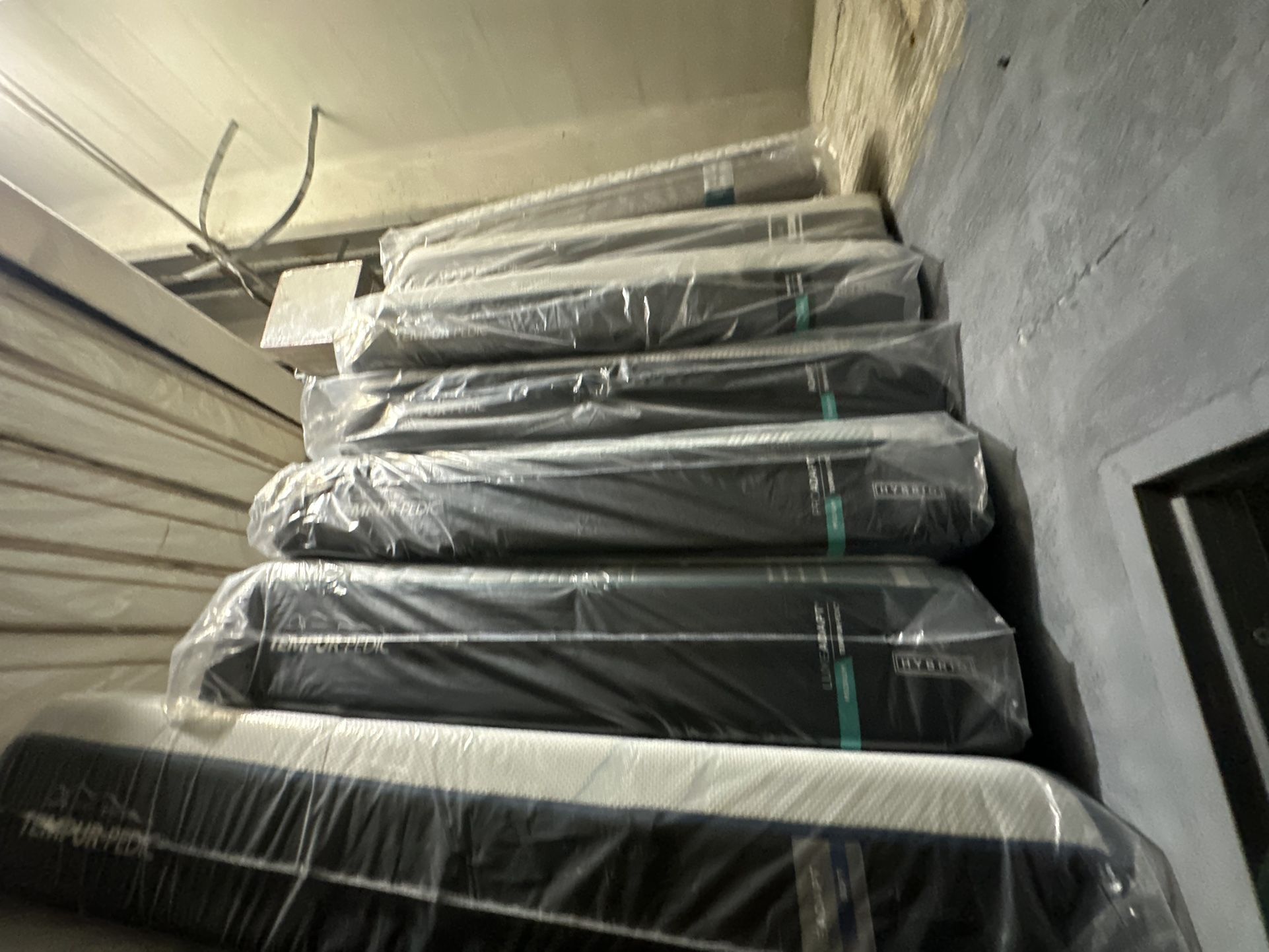 King Queen Size Tempurpedic ProAdapt, ProBreeze, LuxeBreeze Mattress Pro Breeze /Luxe Adapt /Pro Adapt /Adapt /cloud /Tempur pedic contour Supreme