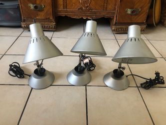 3 desk lamps