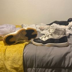 Used Womens 7.5 Youth 6 Jordan 11 Neapolitan Releases