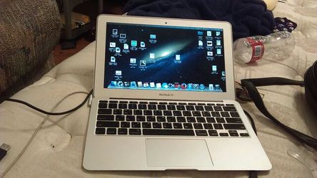 2010 Mac book air for sale $780 cash only