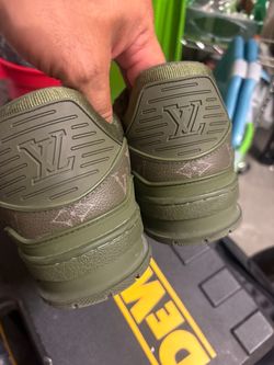 Louis Vuitton Sneakers Olive Green size 9.5