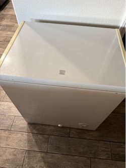 Kenmore 5.1 cubic ft freezer