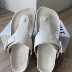 Loewe Anagram Leather Thong Sandals – Ivory/Cream – Size 40 – Like New w/ Box
