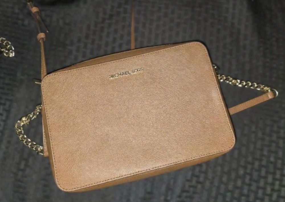 Michael Kors Crossbody Purse 