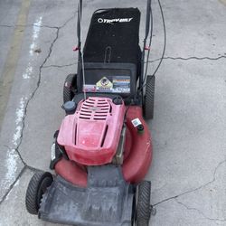 Self Propelled Troy Bilt 7.25ex.  Engine Work Perfectly Like Push Mower.  Bag Need Remplacement. 150$$ Cash 
