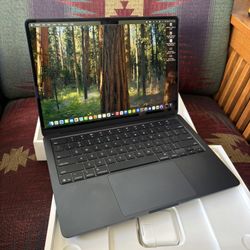 Macbook Air M4 2025 w/accessories