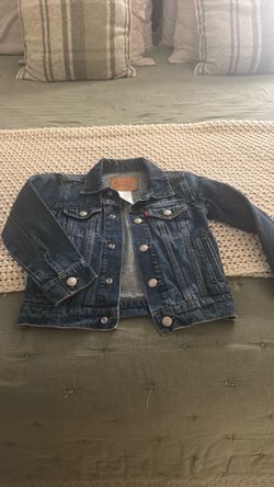 girls Levi’s jacket size 4 to 5yrs
