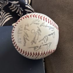 Baseball signed by Yankees and Mets (Some).
