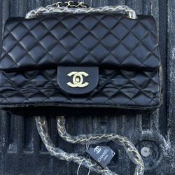 chanel hand bag 