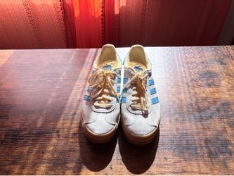 Adidas Gazelle Sneakers – Light Blue/Beige – Size 10