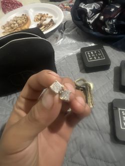 14k Gold Diamond Earrings 