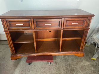 Entertainment table