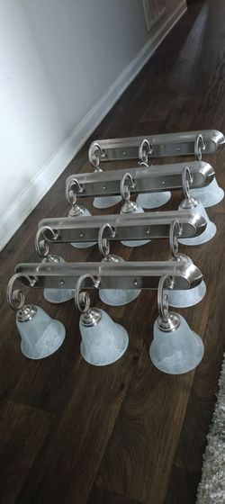 Bryant bathroom vanity lighting fixture