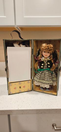 Porcelain Doll , Ashley Belle,  Lousia, with Wardrobe Trunk Case