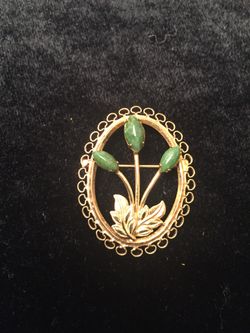 Vintage Goldtone & Green Stone Pin
