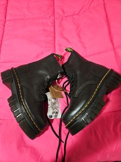 Doc Martens - Women's size 7 - NEW