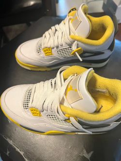 Air Jordan 4 retro size 6,5 kids pre loved